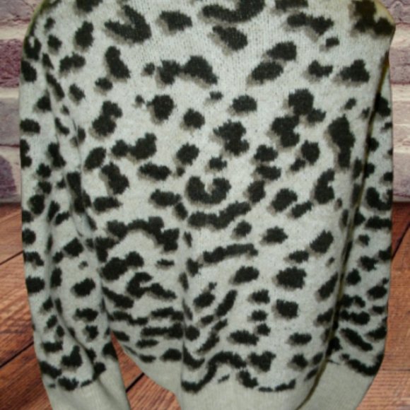 H&M Cheetah Print Pullover Wool Blended Womens Medium Sweater - Picture 4 of 6